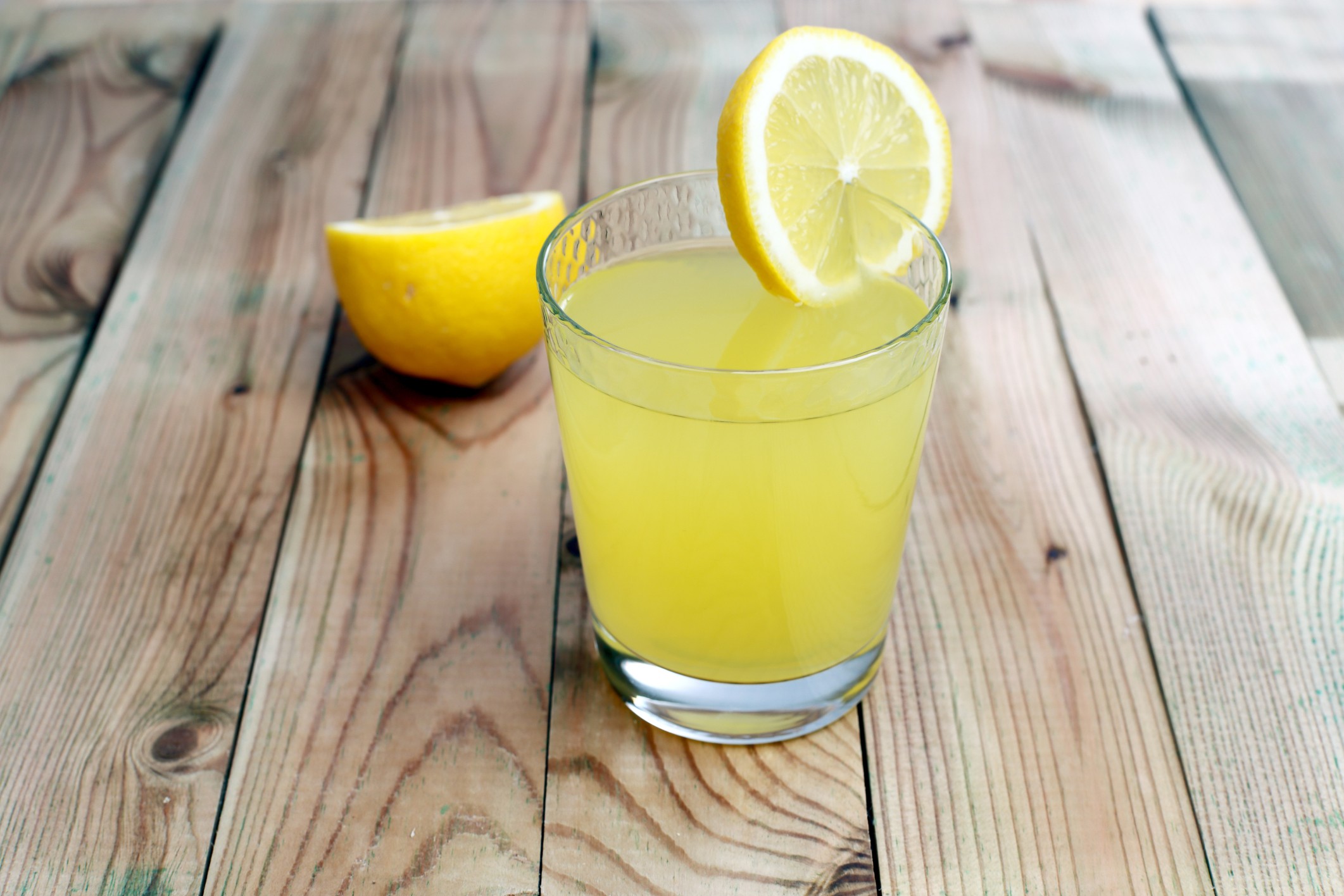 Как смыть зеленку с кожи лимонным соком