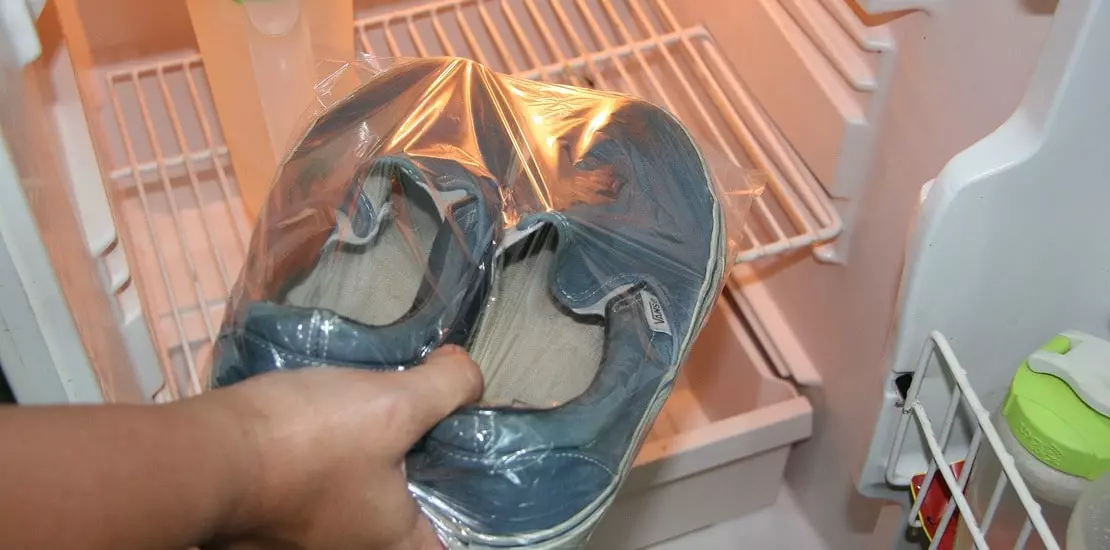 обувь помещают в холодильник