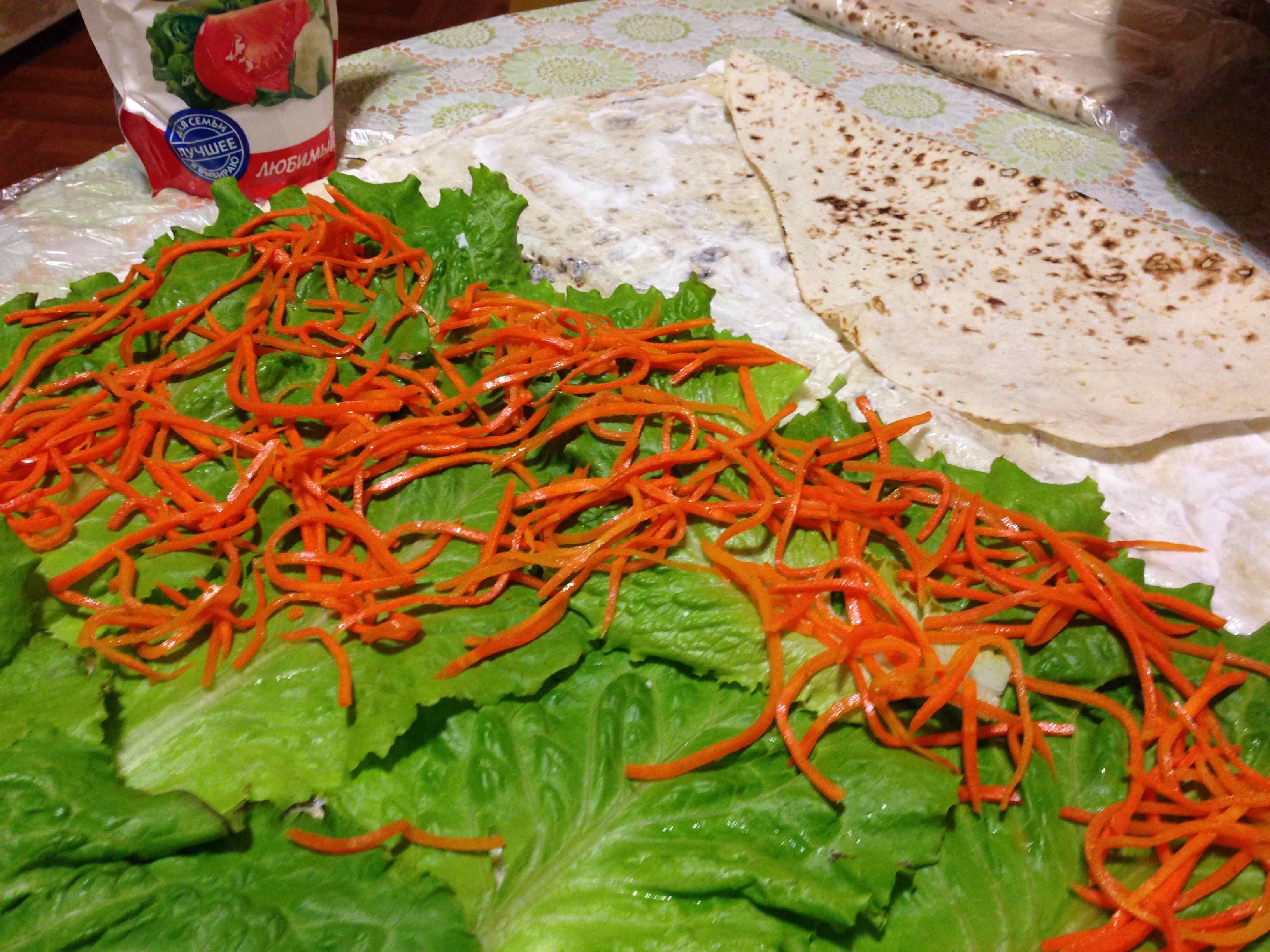 Салат в лаваше с корейской морковью