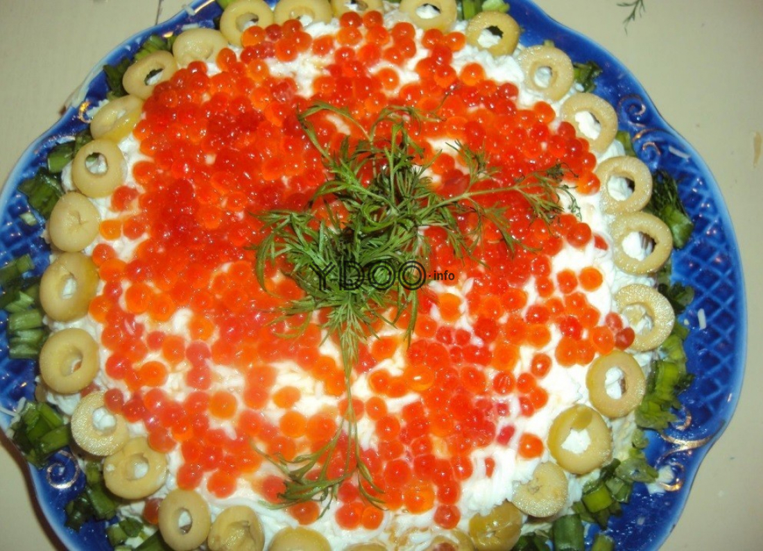 Салат «Морская жемчужина» с креветками и кальмарами